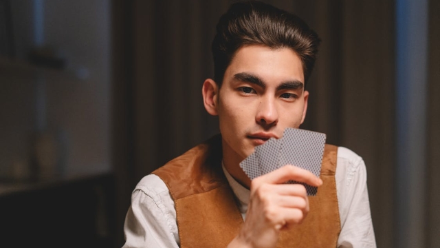 Cách Chơi Poker Mậu Binh: Từ Cơ Bản Đến Nâng Cao